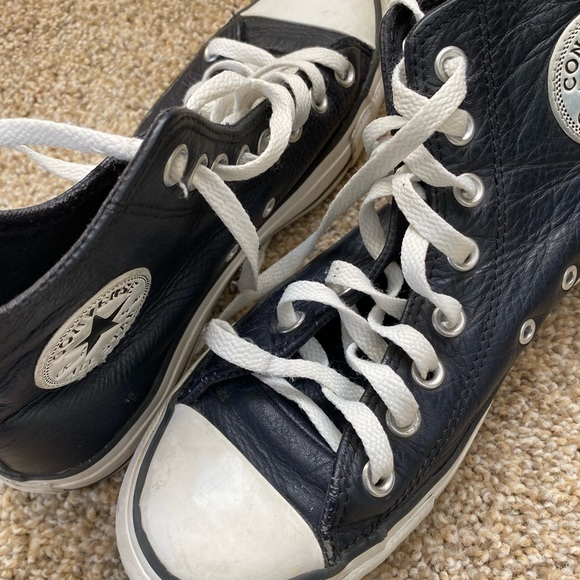 Converse
Men's Blue Chuck Taylor All Star Leather High-top - Picture 4 of 9